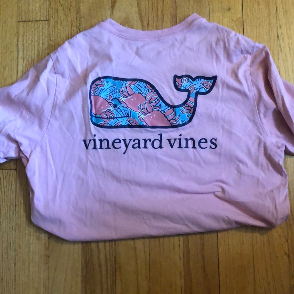 Vineyard Vines pink tshirt